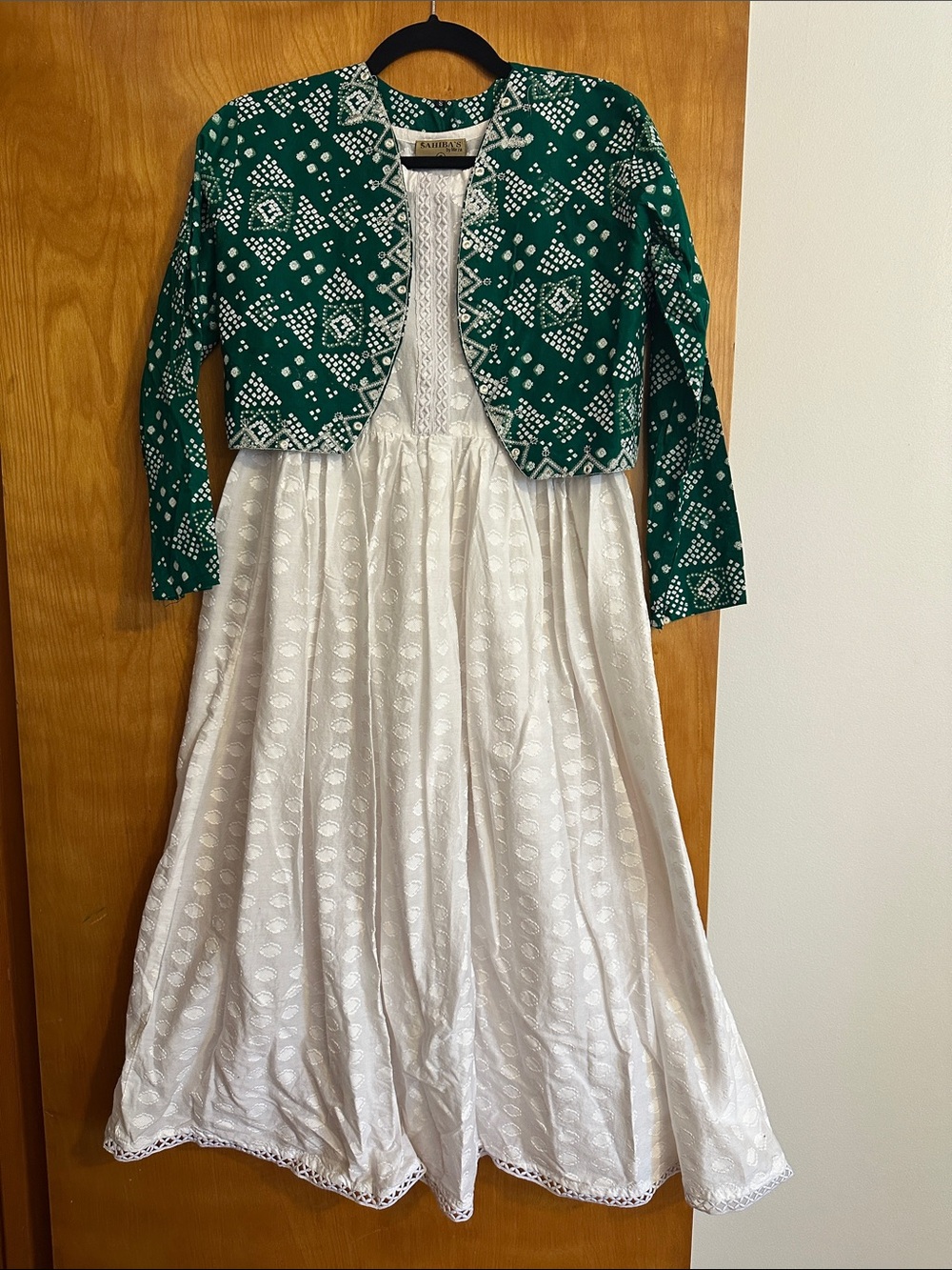 Women’s Desi White Cotton Maxi Dress with Green Patterned Ajrak Jacket